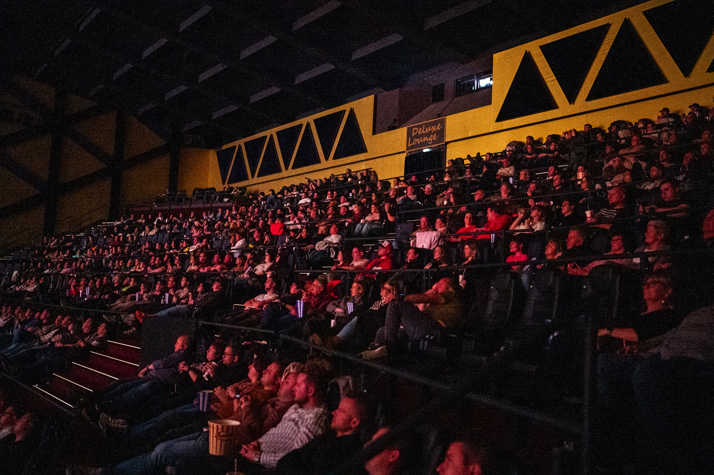 Publikum bei der Premiere der Dokumentation Von 0 auf 100