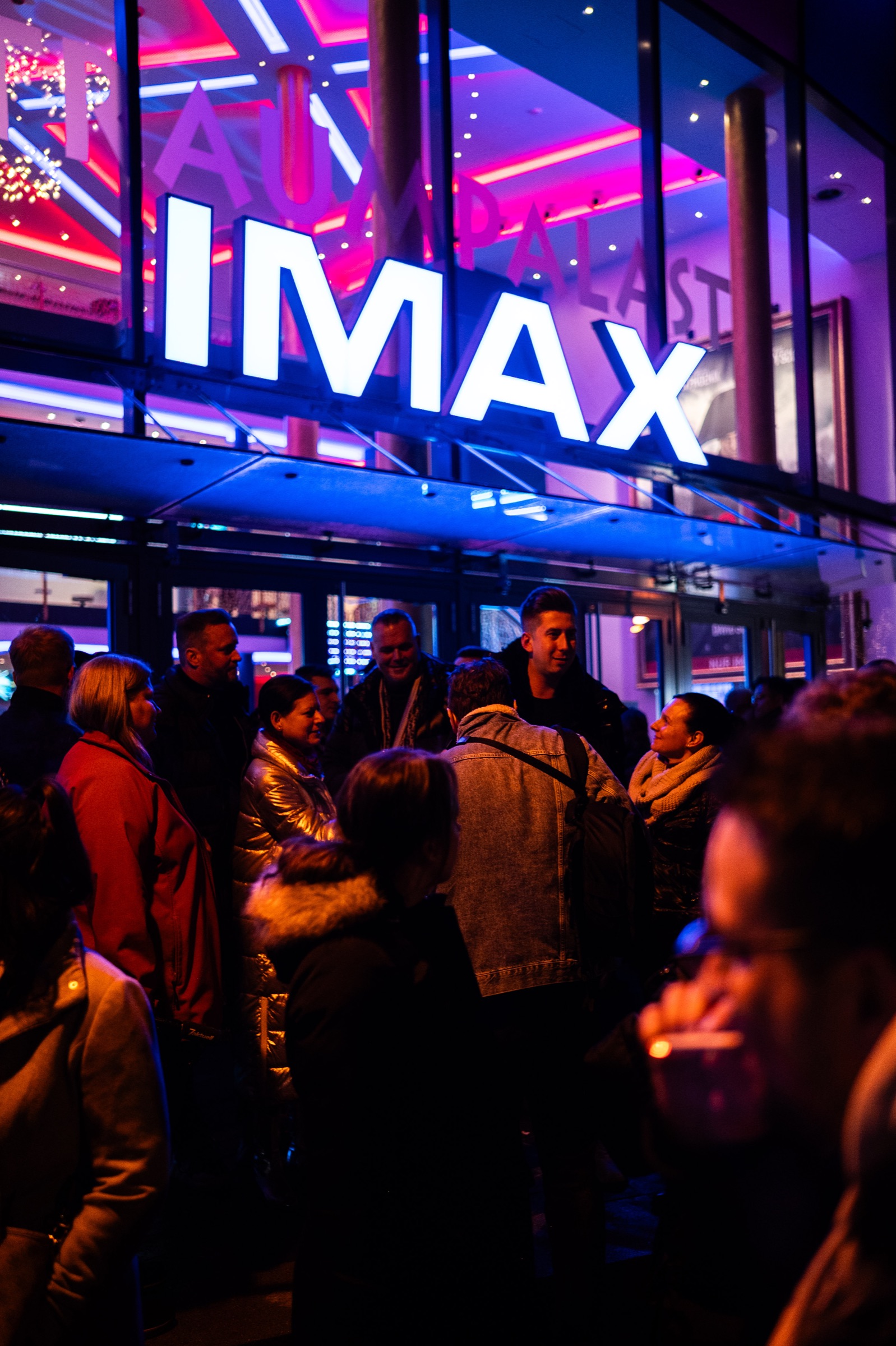 Premiere der Dokumentation Von 0 auf 100 im IMAX Leonberg